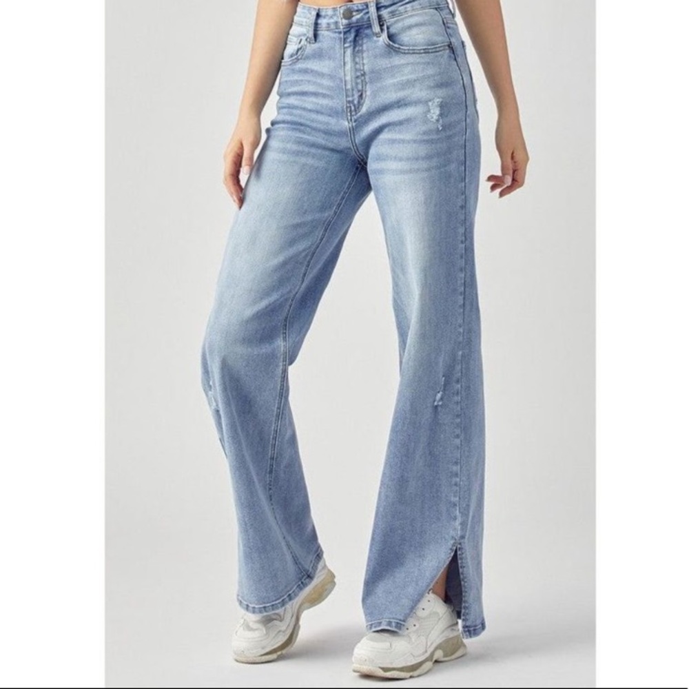 Risen Flare Jeans